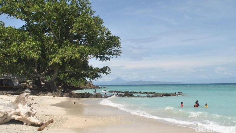 Pantai Pasir Putih Keneukai yang cantik di Sabang (Haris/detikTravel) Pantai Pasir Putih Keneukai yang cantik di Sabang (Haris/detikTravel)
