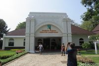 Tampak depan Museum Pusaka Keraton Kasepuhan (Fitraya/detikTravel)