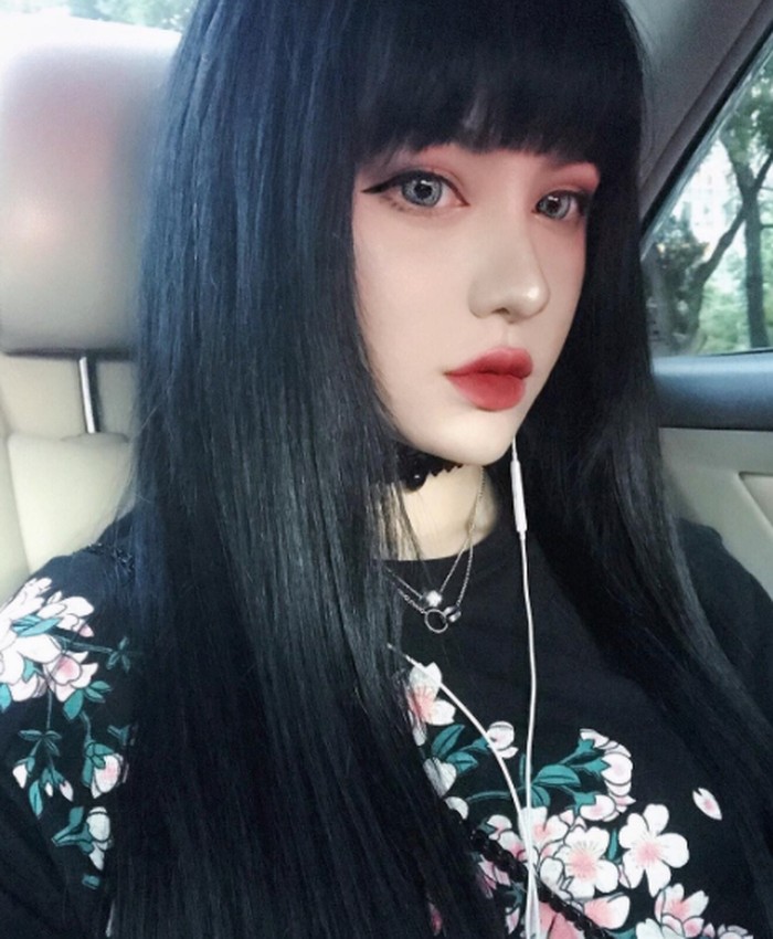 Cantik Bak Boneka, Gadis Ini Melejit di Instagram