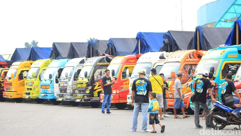 Antusiasme Komunitas Pecinta Truk Malang, Followernya Belasan Ribu Antusiasme Komunitas Pecinta Truk Malang, Followernya Belasan Ribu