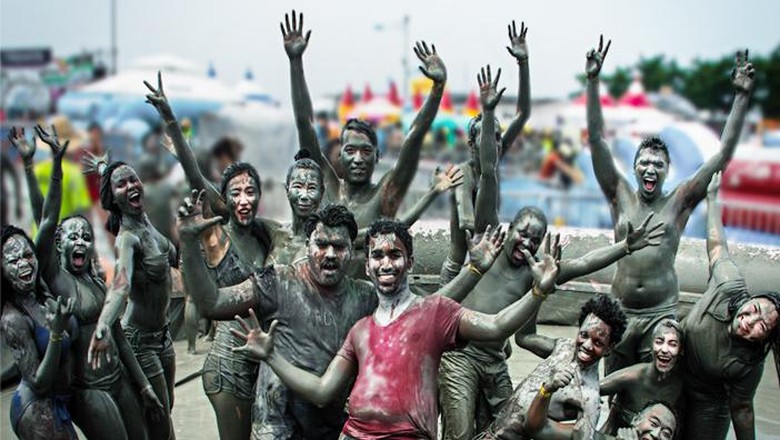 Foto: Boryeong Mud Festival atau Festival Lumpur Boryeong di Korea Selatan (Dok. KTO) Foto: Boryeong Mud Festival atau Festival Lumpur Boryeong di Korea Selatan (Dok. KTO)