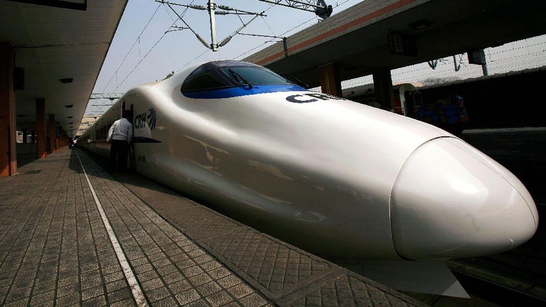 Dibanding Pesawat, Berapa Waktu Tempuh Kereta Kencang JKT-SBY? Dibanding Pesawat, Berapa Waktu Tempuh Kereta Kencang JKT-SBY?