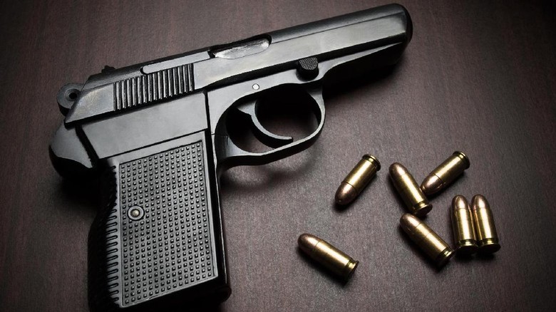 Pistol Meletus di Bandara, Ajudan Wakapolda NTT Diperiksa Propam Pistol Meletus di Bandara, Ajudan Wakapolda NTT Diperiksa Propam