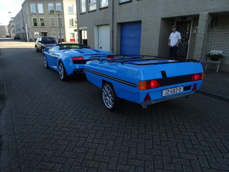 Unik, Lamborghini Ini Punya Trailer Belakang Unik, Lamborghini Ini Punya Trailer Belakang