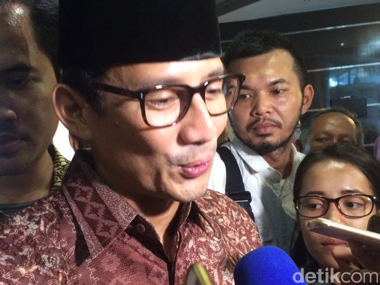 Sandiaga Heran RAPBD DKI 2018 Cuma Rp 76 Triliun Sandiaga Heran RAPBD DKI 2018 Cuma Rp 76 Triliun