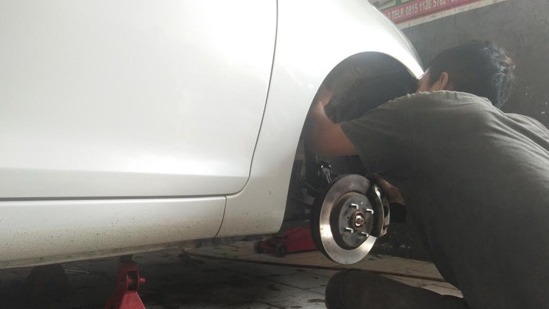 Ini Kesulitan Saat Memperbaiki Sektor Kaki-kaki Mobil Ini Kesulitan Saat Memperbaiki Sektor Kaki-kaki Mobil