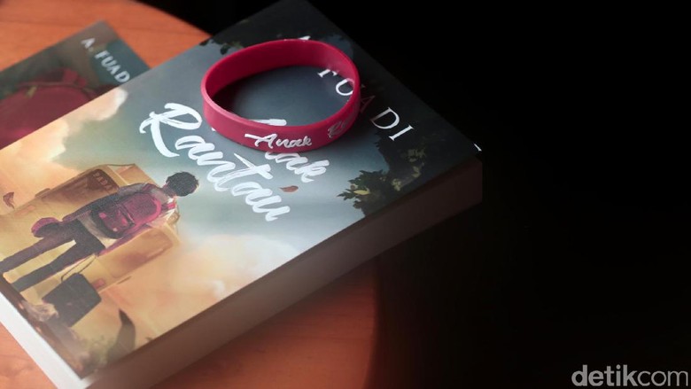 Novel Anak Rantau Ahmad Fuadi Laris Manis di Toko Buku Online Novel Anak Rantau Ahmad Fuadi Laris Manis di Toko Buku Online
