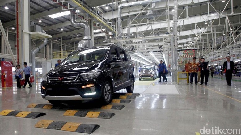 Profil Mobil Pertama Wuling yang Diproduksi di Indonesia Profil Mobil Pertama Wuling yang Diproduksi di Indonesia
