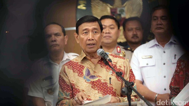 Wiranto Sesalkan Revisi UU Antiterorisme Berjalan Lambat Wiranto Sesalkan Revisi UU Antiterorisme Berjalan Lambat