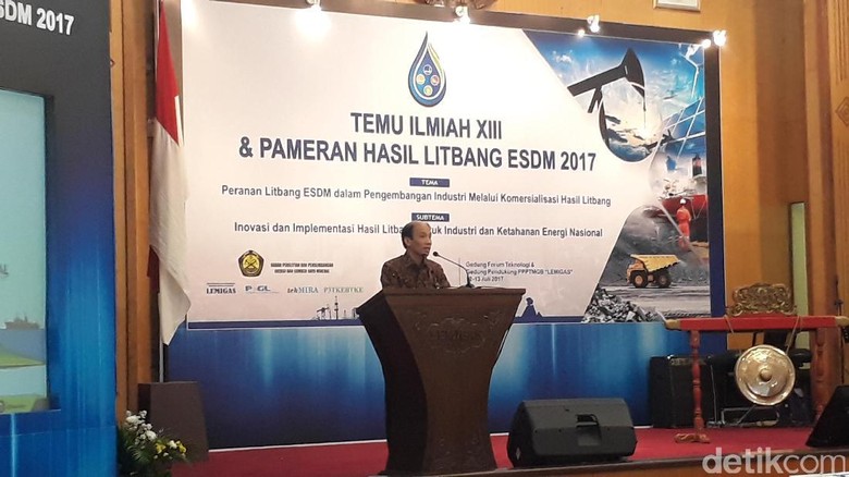 Arcandra Minta Peneliti ESDM Belajar Cara Facebook Bikin Riset Arcandra Minta Peneliti ESDM Belajar Cara Facebook Bikin Riset