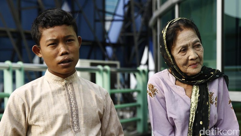 Geger ABG Selamet Joget Bareng Biduan, Tinggalkan Rohaya di Rumah Geger ABG Selamet Joget Bareng Biduan, Tinggalkan Rohaya di Rumah