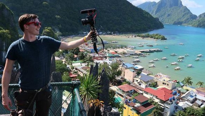 Jordan Simons yang sedang vlogging di Filipina (@TheLifeofJord/Instagram) Jordan Simons yang sedang vlogging di Filipina (@TheLifeofJord/Instagram)