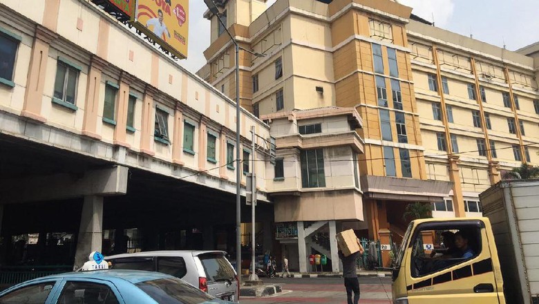 Pasar Glodok: Pernah Jaya di 1980-an dan Saksi Bisu Kerusuhan 1998 Pasar Glodok: Pernah Jaya di 1980-an dan Saksi Bisu Kerusuhan 1998