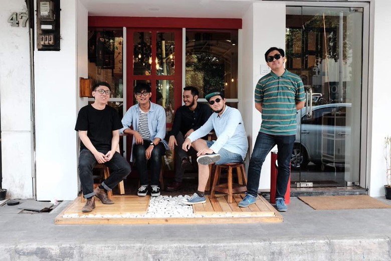 Grup Musik Hari Libur Debut dengan EP Singgah Dunia Grup Musik Hari Libur Debut dengan EP Singgah Dunia