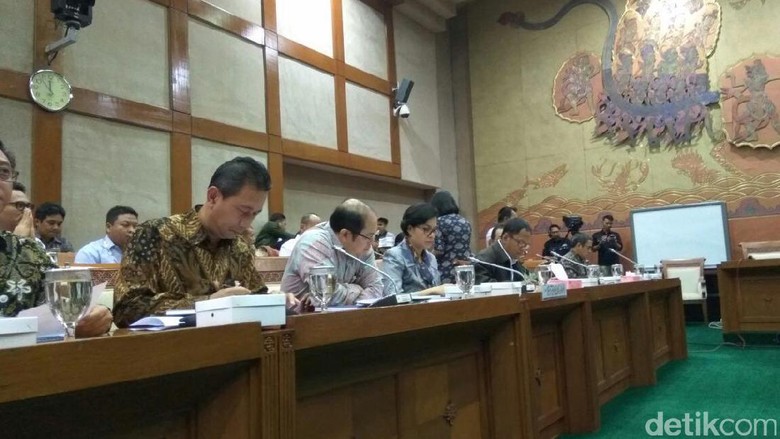 Rini Masih Dilarang ke DPR, Sri Mulyani Gantikan Rapat Bahas APBN