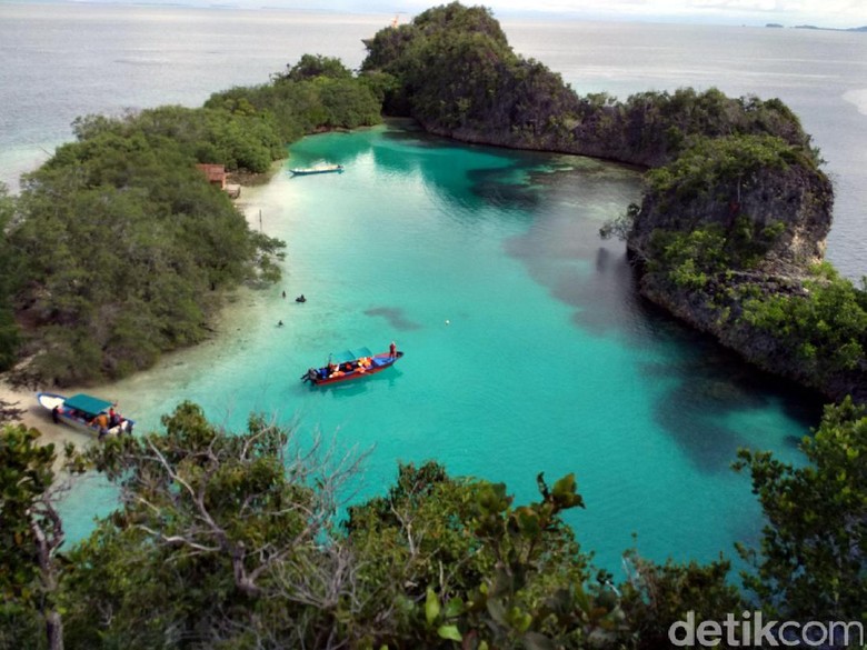 Deretan Foto-foto Pantai Cantik di Indonesia Deretan Foto-foto Pantai Cantik di Indonesia