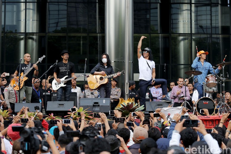 Belum Sepenuhnya Comeback, Abdee Ada Keinginan Kembali Bersama Slank Belum Sepenuhnya Comeback, Abdee Ada Keinginan Kembali Bersama Slank
