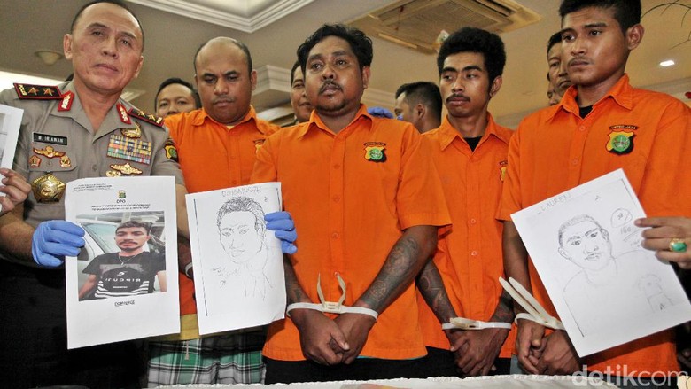 Buron Kasus Pembacokan Ahli IT Hermansyah Serahkan Diri ke Polisi Buron Kasus Pembacokan Ahli IT Hermansyah Serahkan Diri ke Polisi