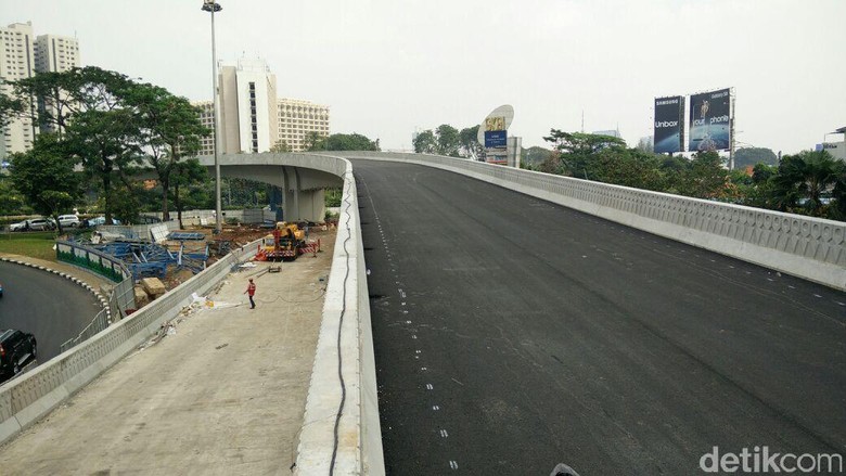Menengok Simpang Susun Semanggi yang Bakal Diresmikan 17 Agustus Menengok Simpang Susun Semanggi yang Bakal Diresmikan 17 Agustus