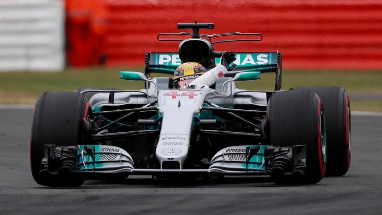 Hamilton Rebut Pole di Silverstone Hamilton Rebut Pole di Silverstone