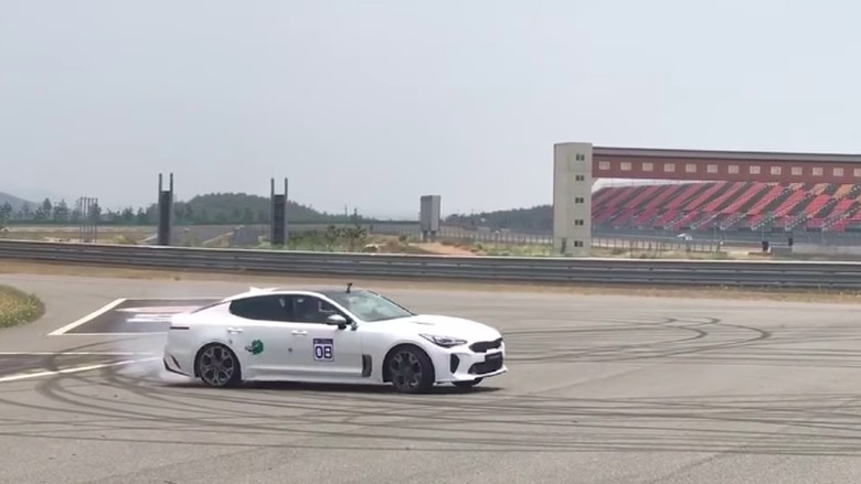 KIA Juga Asyik Dibuat Ngedrift, Ini Buktinya! KIA Juga Asyik Dibuat Ngedrift, Ini Buktinya!