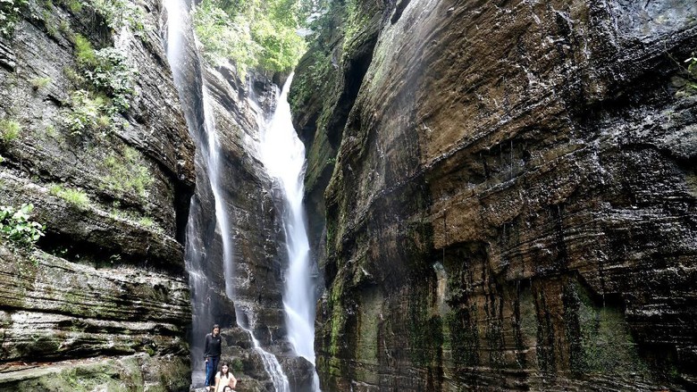 Kecantikan Air Terjun Maddenge, Maros, Sulsel (M Nur Abdurrahman/detikTravel) Kecantikan Air Terjun Maddenge, Maros, Sulsel (M Nur Abdurrahman/detikTravel)