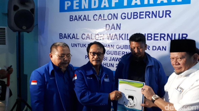 Daftar Pilgub Jatim Lewat PD, La Nyalla: Saya Yakin Jadi Gubernur Daftar Pilgub Jatim Lewat PD, La Nyalla: Saya Yakin Jadi Gubernur