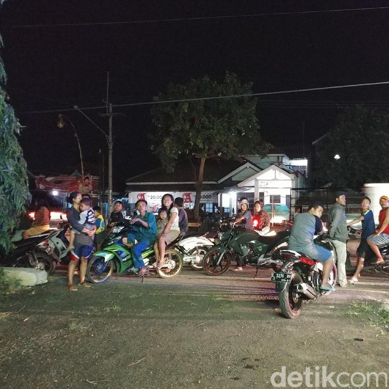 Kabur Tabrak Trotoar, Jambret di Cirebon Babak Belur Dihajar Massa Kabur Tabrak Trotoar, Jambret di Cirebon Babak Belur Dihajar Massa