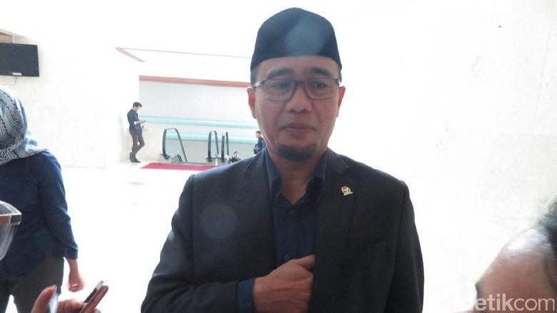 Tanggapi Doa Jokowi Gemuk, Hanura: Tifatul Senang Guyon Tanggapi Doa Jokowi Gemuk, Hanura: Tifatul Senang Guyon