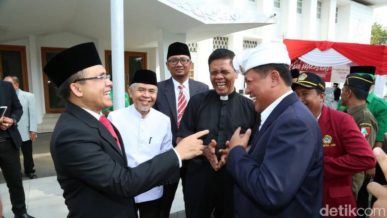 Tokoh Agama Puji Bupati Anas Hapus Diskriminasi di SMPN 3 Genteng
