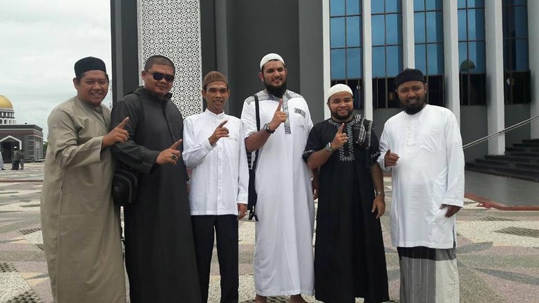 Mengenal Dakwah Digital Ustadz Abdul Somad Pekanbaru Mengenal Dakwah Digital Ustadz Abdul Somad Pekanbaru