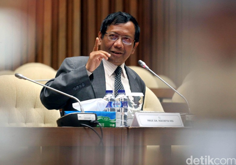 Mahfud MD Dicecar Pansus DPR soal Objek Hak Angket Mahfud MD Dicecar Pansus DPR soal Objek Hak Angket