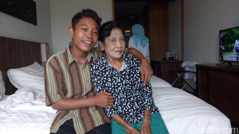 Selamet Panik Minta Mantri Cek Kondisi Rohaya yang Sempat Sakit Selamet Panik Minta Mantri Cek Kondisi Rohaya yang Sempat Sakit