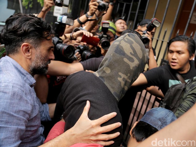 Seminggu Ditahan, Axel Matthew Terus Diberi Dukungan Moril Jeremy Thomas Seminggu Ditahan, Axel Matthew Terus Diberi Dukungan Moril Jeremy Thomas