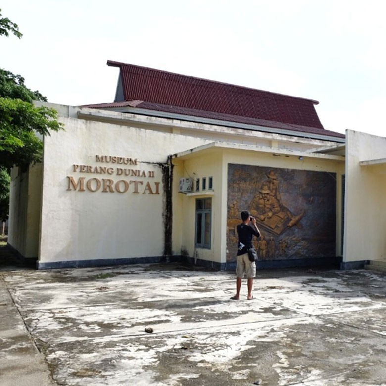 Berburu Harta Karun Peninggalan Perang Dunia II di Morotai Berburu Harta Karun Peninggalan Perang Dunia II di Morotai