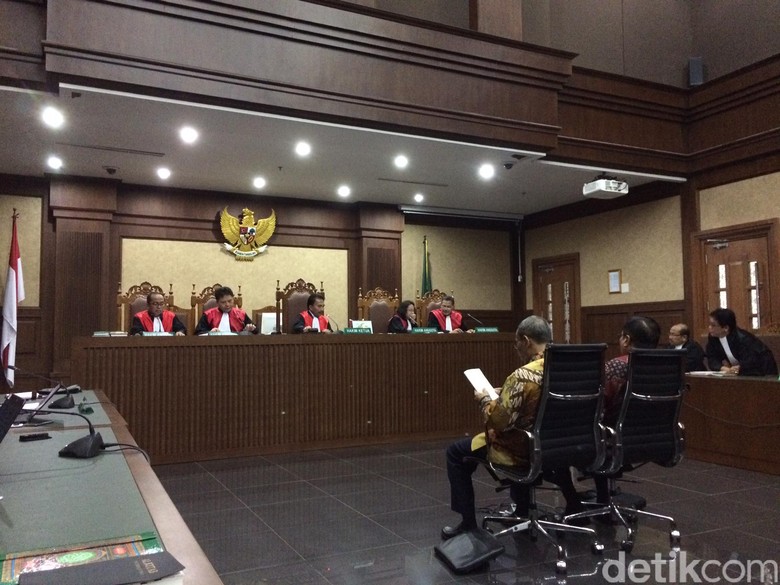 Awalnya 13, Kini Tersisa 3 Nama Anggota DPR di Vonis e-KTP Awalnya 13, Kini Tersisa 3 Nama Anggota DPR di Vonis e-KTP