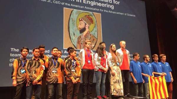 Madrasah Depok Harumkan Indonesia di Kompetisi Robot Dunia Madrasah Depok Harumkan Indonesia di Kompetisi Robot Dunia