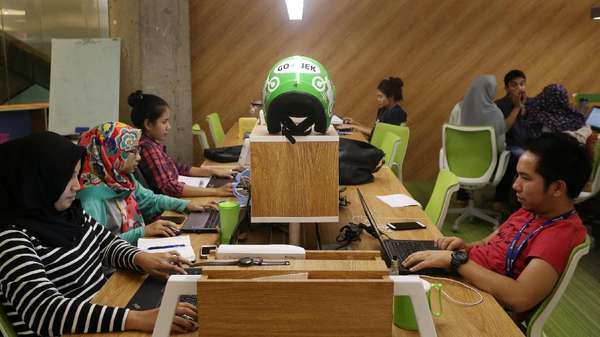 Asyiknya Jadi Karyawan Go-Jek: Jam Kerja Semau <i>Gue</i> Asyiknya Jadi Karyawan Go-Jek: Jam Kerja Semau <i>Gue</i>