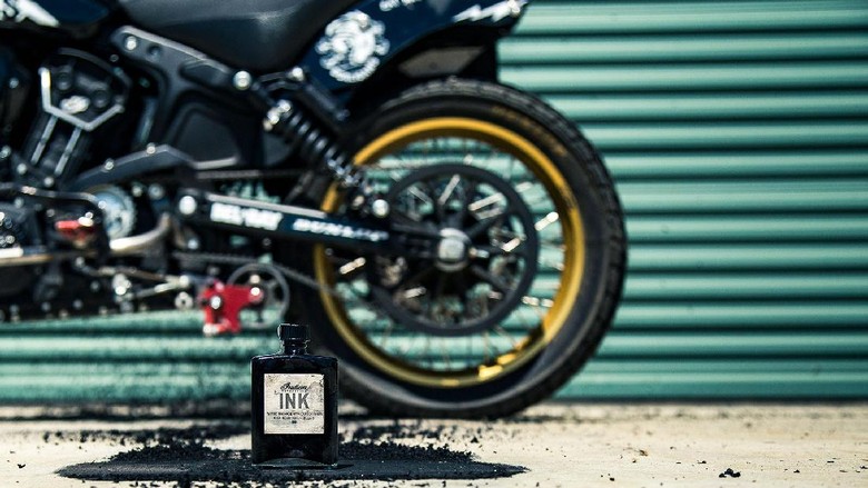 Wah, Ban Motor Ternyata Bisa Digunakan Jadi Tinta Tato! Wah, Ban Motor Ternyata Bisa Digunakan Jadi Tinta Tato!
