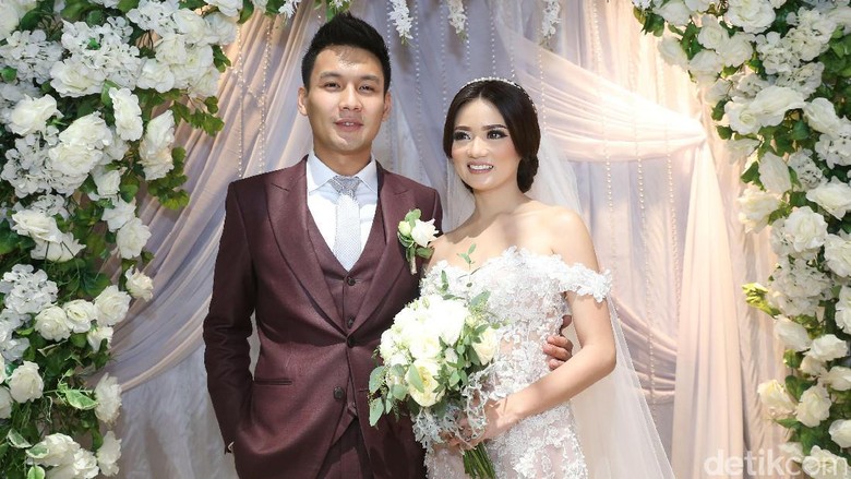 Pasca Menikah, Fendy Chow dan Stella Rasakan Nikmatnya Jadi Suami-Istri Pasca Menikah, Fendy Chow dan Stella Rasakan Nikmatnya Jadi Suami-Istri