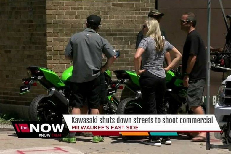 Syuting Iklan Ninja 400, Kawasaki Sampai Tutup Jalanan Kota Syuting Iklan Ninja 400, Kawasaki Sampai Tutup Jalanan Kota