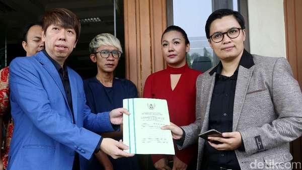 Sudah Bercerai, Aming Batasi Komunikasi dengan Evelyn Sudah Bercerai, Aming Batasi Komunikasi dengan Evelyn