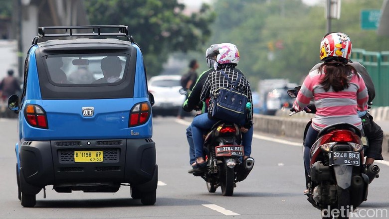 Pemilik Bemo Lama Dapat Diskon Jutaan Rupiah untuk Bajaj Qute Pemilik Bemo Lama Dapat Diskon Jutaan Rupiah untuk Bajaj Qute