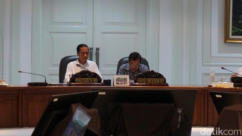 Jokowi: Apa pun Agamanya, Bela Negara Tugas Kita Bersama Jokowi: Apa pun Agamanya, Bela Negara Tugas Kita Bersama