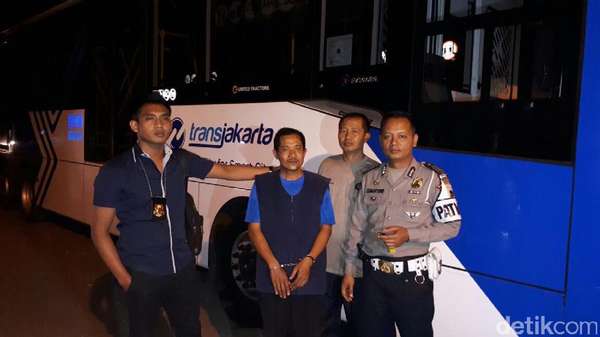Ada Apa dengan Sentot yang Larikan TransJakarta ke Pekalongan? Ada Apa dengan Sentot yang Larikan TransJakarta ke Pekalongan?