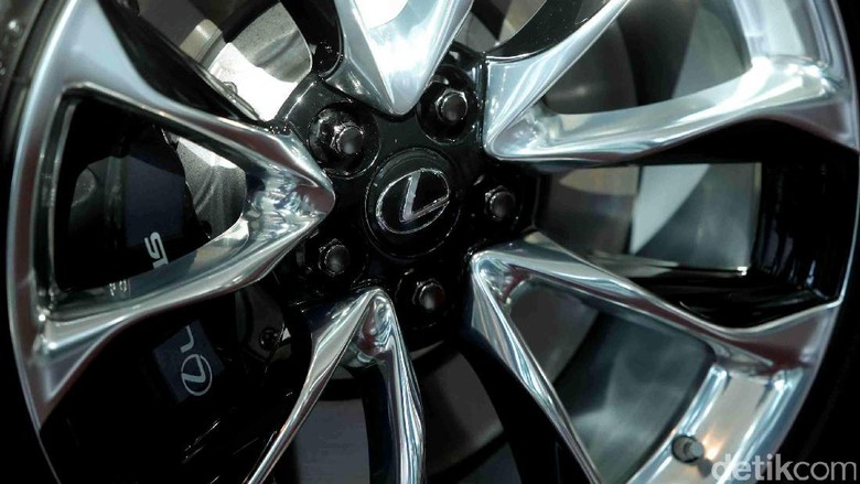 Mobil Bekas Lexus Biasanya Diberi ke Saudara, Teman atau Anak Buah Mobil Bekas Lexus Biasanya Diberi ke Saudara, Teman atau Anak Buah