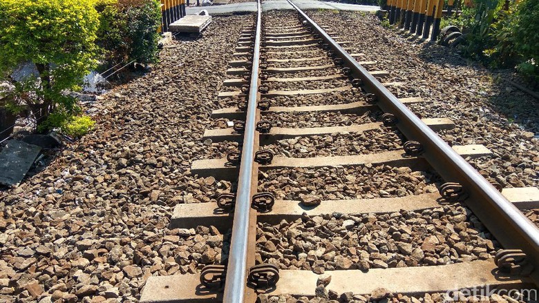 Biaya Proyek Kereta Kencang JKT-SBY Bisa Dipangkas, Begini Caranya Biaya Proyek Kereta Kencang JKT-SBY Bisa Dipangkas, Begini Caranya