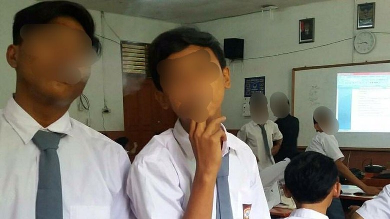 Sekolah Bebas Tugaskan Guru yang Mengajar Saat 2 Siswa Merokok