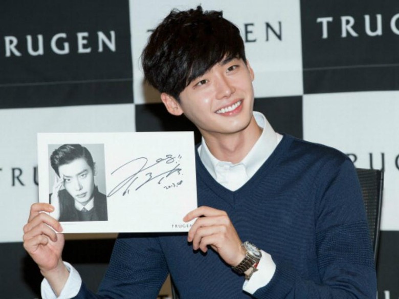 Batal Fanmeeting, Lee Jong Suk Sebut YG Kurang Komunikasi Batal Fanmeeting, Lee Jong Suk Sebut YG Kurang Komunikasi