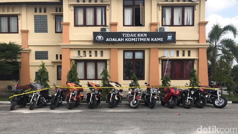 Belasan Moge Harley dan Ducati Berdokumen Palsu Disita Belasan Moge Harley dan Ducati Berdokumen Palsu Disita